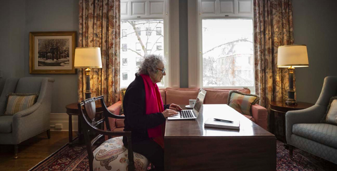 Hulu покажет документальный фильм о Маргарет Этвуд