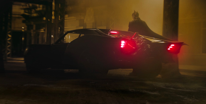 Появились снимки бэтмобиля из нового «Бэтмена» с Робертом Паттинсоном