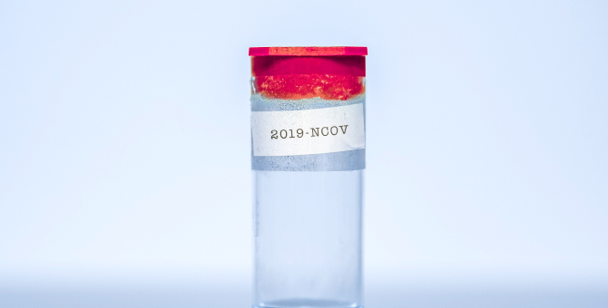 Американская компания Moderna сообщила о 94,5% эффективности своей вакцины против коронавируса