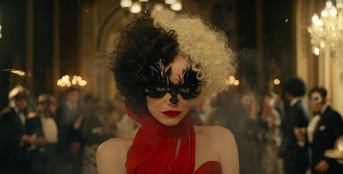 Disney показала трейлер фильма о Круэлле де Виль с Эммой Стоун