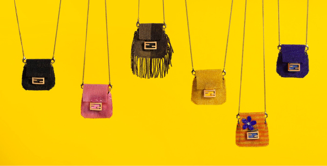 Fendi выпустил летние микросумки из бисера