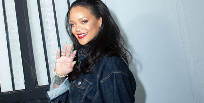 Рианна анонсировала выход новой коллекции Fenty