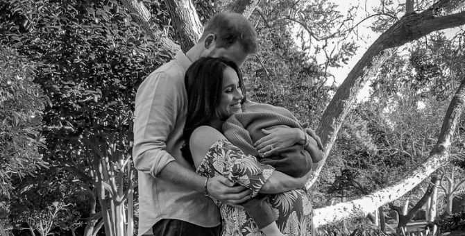 Появился новый совместный снимок принца Гарри и Меган Маркл с сыном Арчи