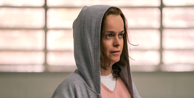 Актриса из сериала «Оранжевый — хит сезона» сыграет в хорроре о женщине-меме Карен