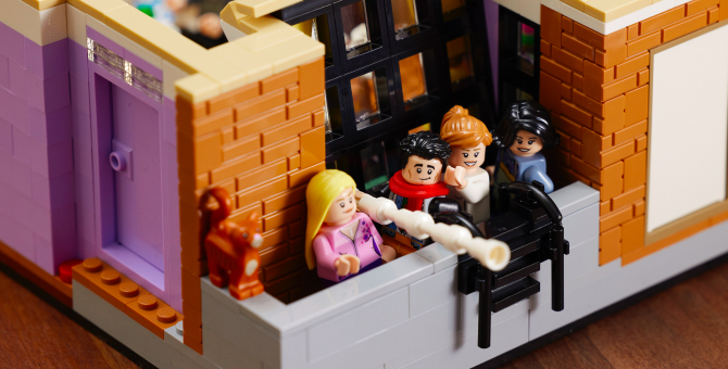Lego выпустила конструктор с квартирами главных героев сериала «Друзья»