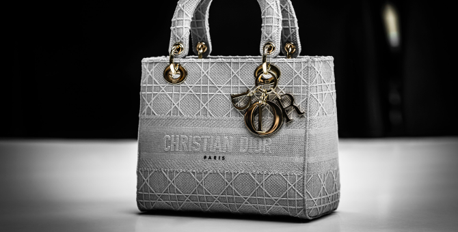 Dior представил обновленную версию сумки Lady Dior