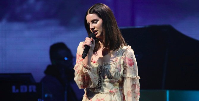 Лана Дель Рей выпустила новую песню «Let Me Love You Like a Woman»