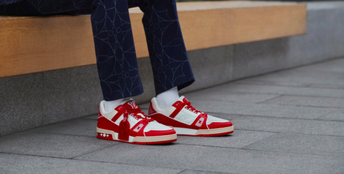 Louis Vuitton выпустил кроссовки в поддержку борьбы со СПИДом