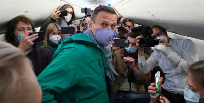 Минпросвещения рекомендовало родителям оградить своих детей от «прогулок» в поддержку Алексея Навального