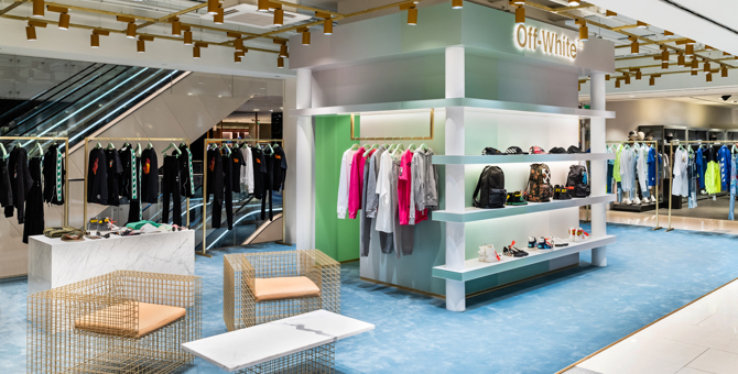 В ЦУМе открылся первый в Москве мужской корнер Off-White