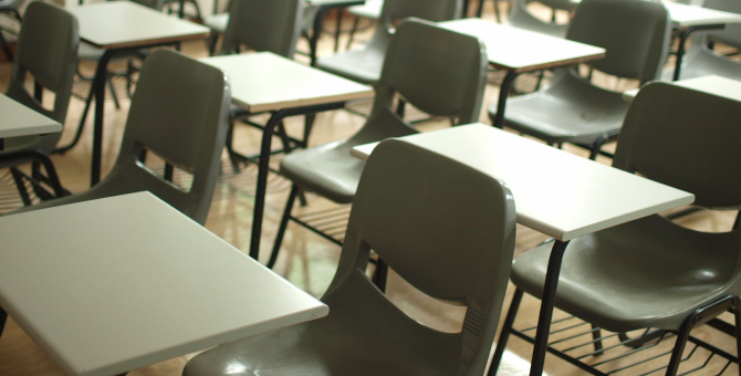 Минпросвещения планирует ввести всероссийские родительские собрания, чтобы избежать участия детей в митингах