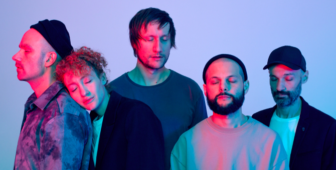 Премьера на BURO.: кадры из «Лебединого озера» Антона Бильжо в клипе «After» группы Race to Space