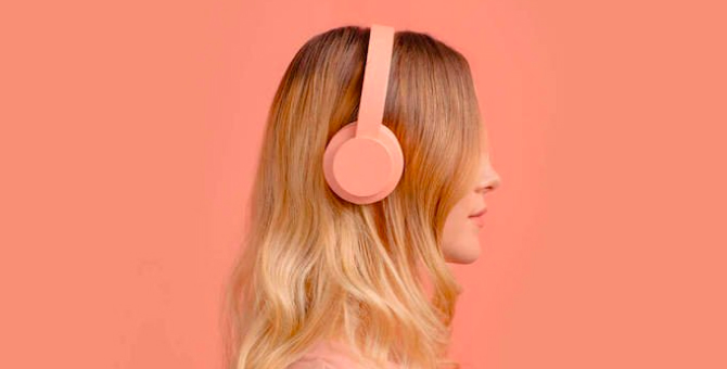 Storytel рассказал, какие аудиокниги россияне предпочитали этим летом