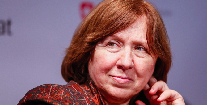 Светлана Алексиевич готовит книгу о протестах в Беларуси 2020 года