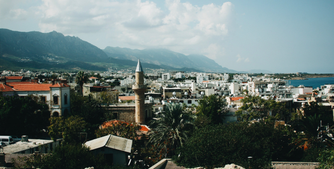 В Турции вводится комендантский час выходного дня, а рестораны переходят на работу навынос