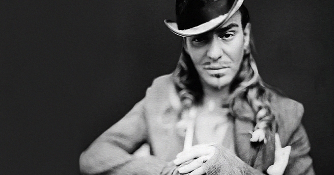 Дольче и Габбана поддержали Джона Гальяно