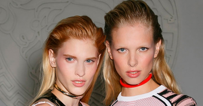 Красота в деталях: образ с показа Versace