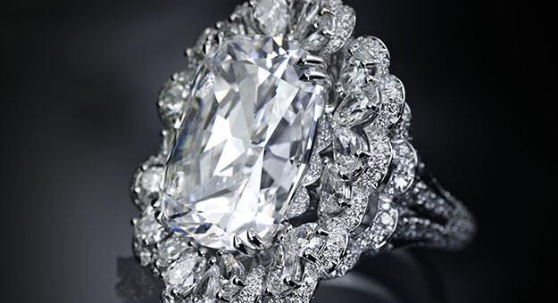 Chopard раскололи алмаз весом 342 карата