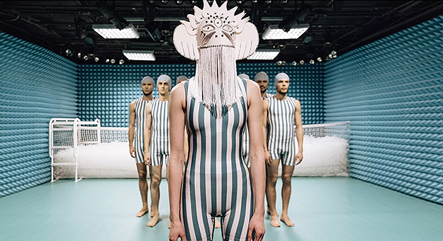 10 спектаклей, на которые нужно покупать билеты заранее