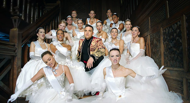 Робби Уильямс показал, как тусуются русские