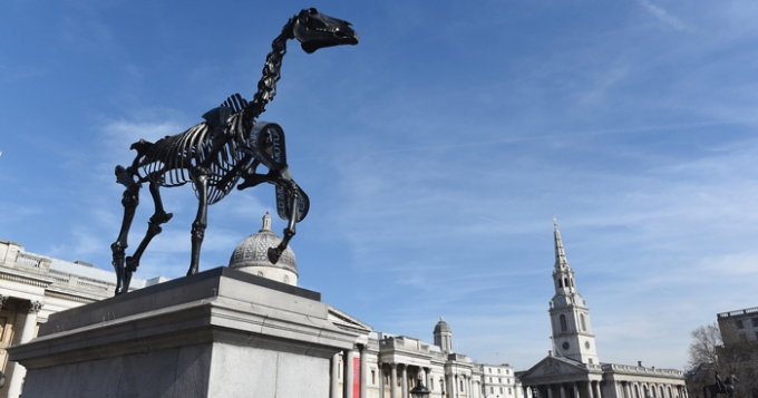 В центре Лондона установили \"Дареного коня\"