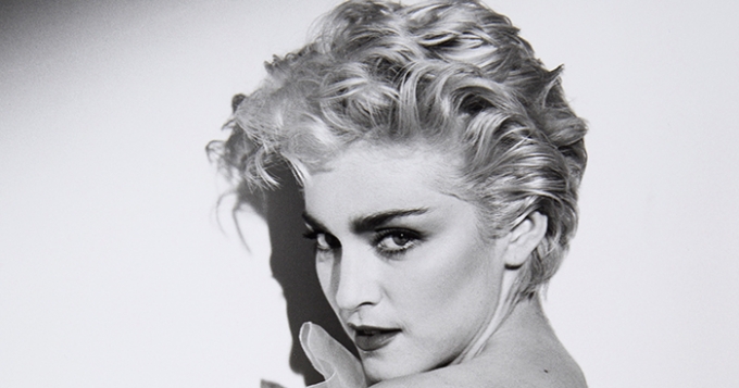 На аукционе в Беверли-Хиллз продали вещи Мадонны