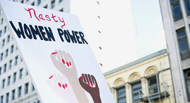 Майли Сайрус, Джейн Фонда и Натали Портман вышли на «Женский марш» в Лос-Анджелесе