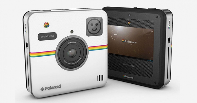 Новая мгновенная фотокамера Polaroid Socialmatic