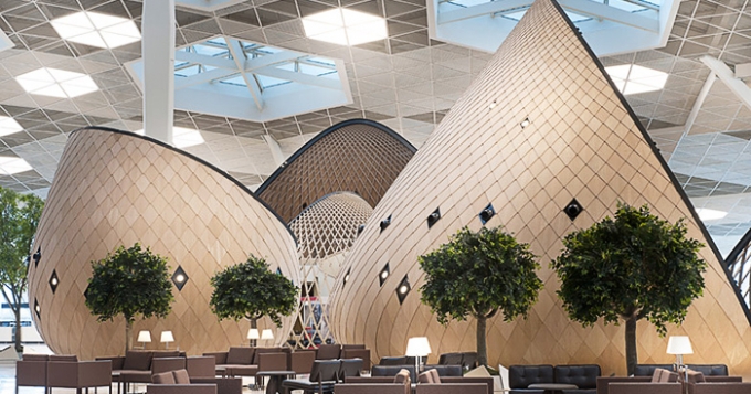 Деревянные \"коконы\" в новом терминале аэропорта Баку