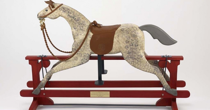 Игрушки и наряды королевских детей выставят в Букингемском дворце