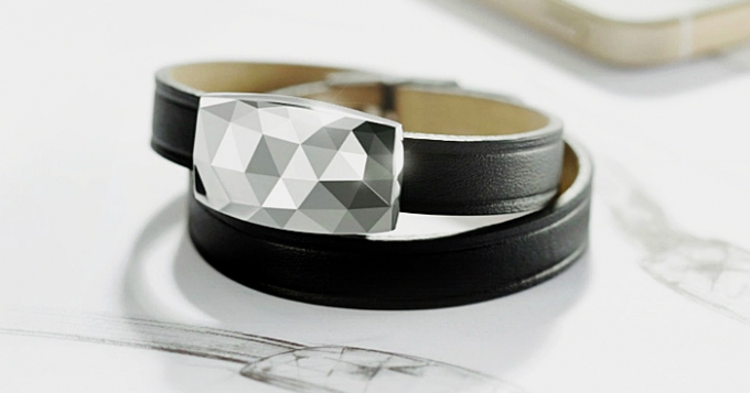 Браслет для измерения солнечного излучения