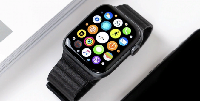 Компания Apple обсуждает выпуск Apple Watch c более прочным корпусом