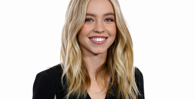 Актриса из «Эйфории» начала чинить старые автомобили