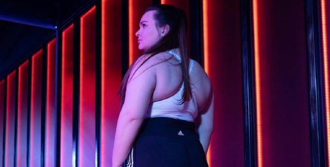 Пользователи сети раскритиковали новую рекламную кампанию adidas