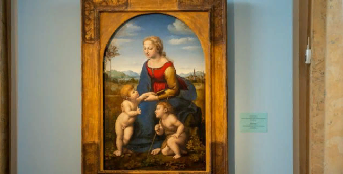 Посетители Эрмитажа первыми увидят Мадонну Рафаэля из Лувра после реставрации
