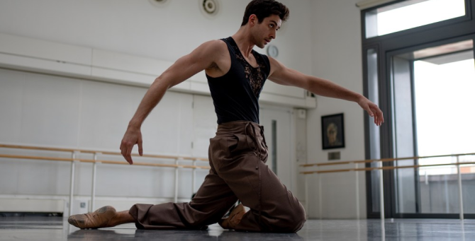 Ким Джонс разработает дизайн костюмов для балета «Послеполуденный отдых фавна»