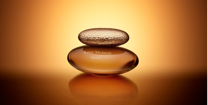 Иман посвятила свой первый аромат покойному мужу Дэвиду Боуи