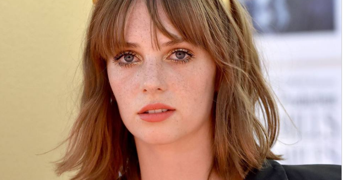 Звезда «Очень странных дел» Майя Хоук дебютирует на Бродвее