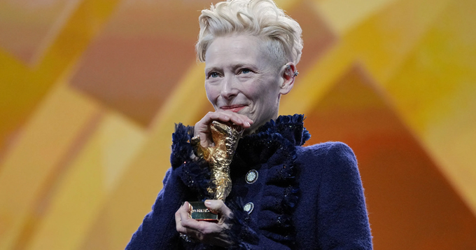Тильда Суинтон получила «Золотого медведя» Берлинского кинофестиваля