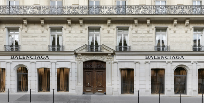 Balenciaga возвращается в историческую штаб-квартиру бренда