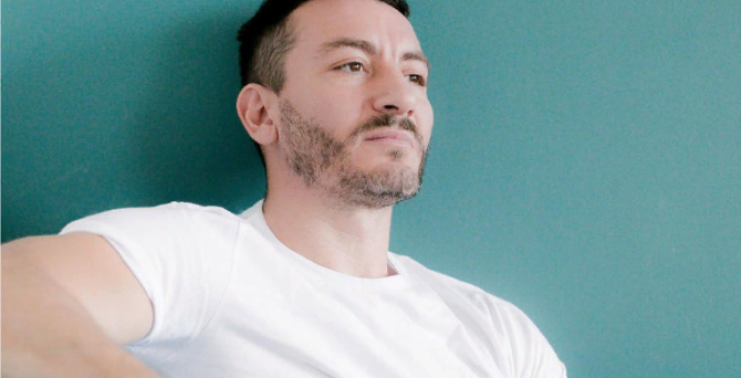 Московский суд запретил фильм Карена Шаиняна о гомосексуальных родителях