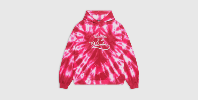 Balenciaga выпустил капсулу ко Дню святого Валентина