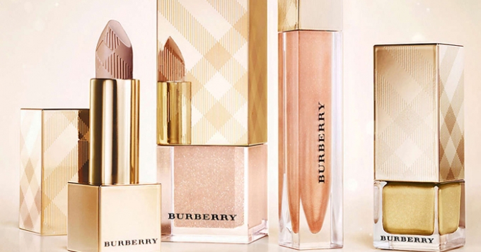 Рождественская коллекция макияжа Burberry