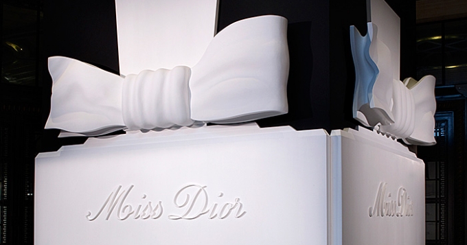 Выставка в честь аромата Miss Dior