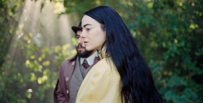 Эмма Стоун и Уиллем Дефо на кадрах нового фильма Йоргоса Лантимоса