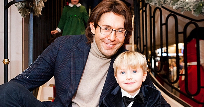 Новогодняя елка Cartier в Москве