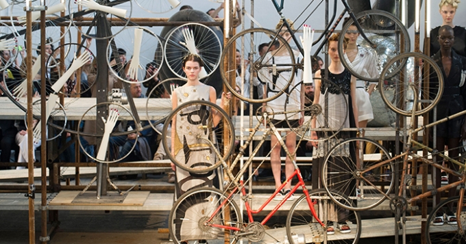 Обзор Buro 24/7: Antonio Marras, Aquilano Rimondi, Emilio Pucci