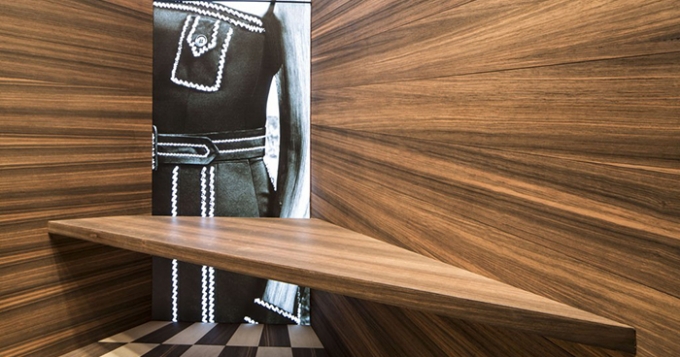 Prada представили новые витрины от Мартино Гампера