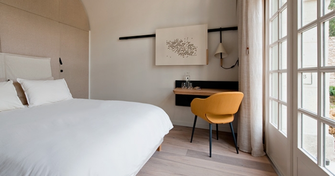 Отель Fontevraud в нефах французского аббатства