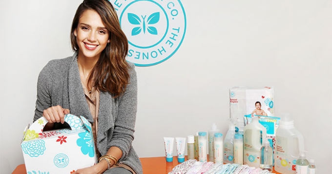 Косметический бренд Джессики Альбы использует тот самый ингредиент, против которого выступает